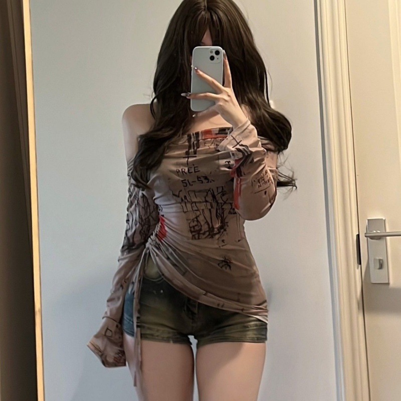 Screen Top Mesh - เสื้อยืดแขนยาวสไตล์สาวเปรี้ยว ไหล่เดียว ผ้าตาข่ายบาง พิมพ์ลายกราฟฟิตี้ ทรงไม่สมมาตร มีเชือกรูด